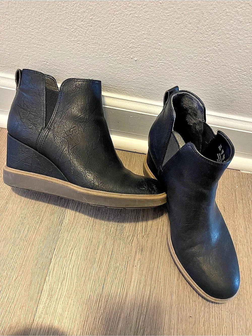 Dr Scholls Johnnie Wedge Booties Black Wedge Ankle Boots US 8M